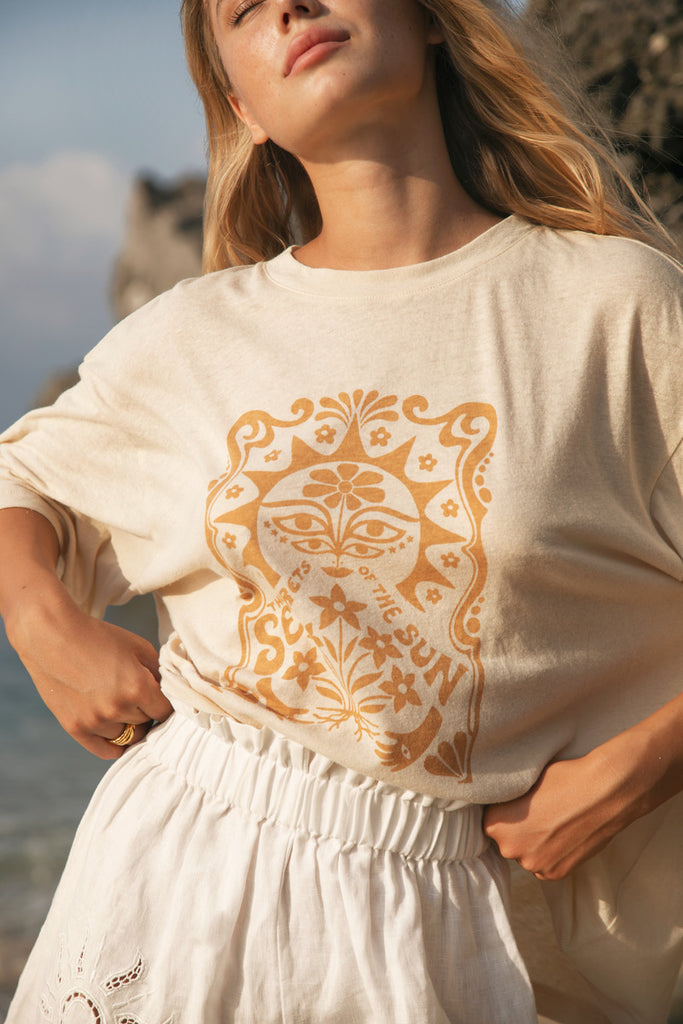 womens organic hemp cotton t-shirt artist print close up