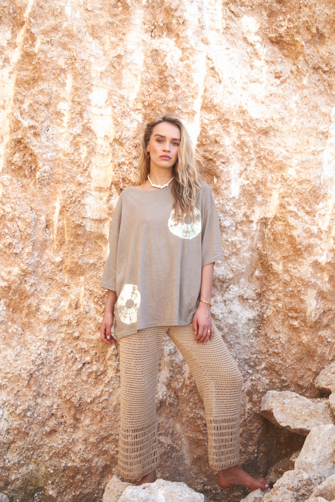 womens organic hemp and cotton taupe tie dye tee front view